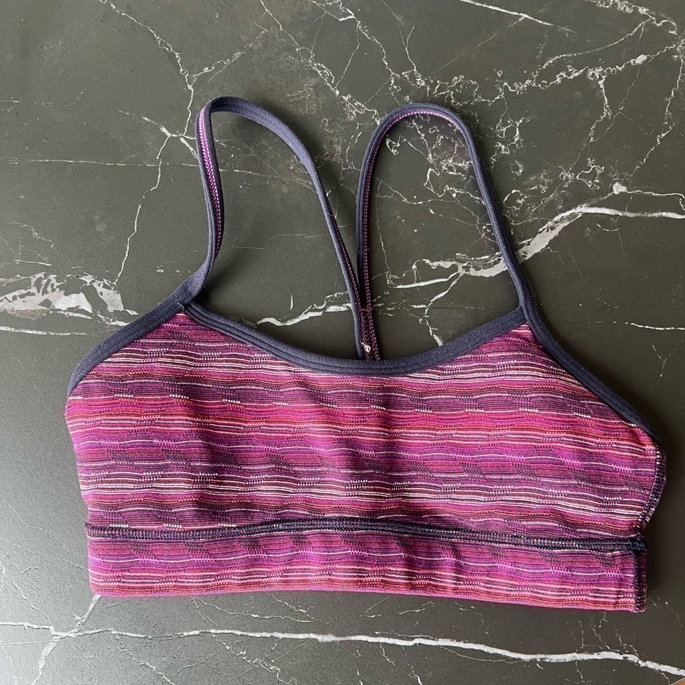 Lululemon sports bra